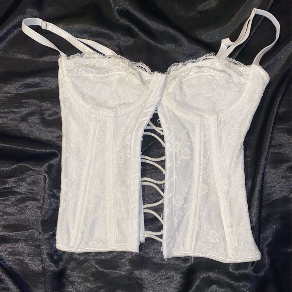White Lacey Corset NWOT